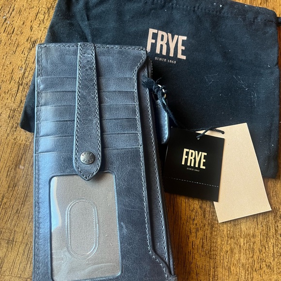 Brand New Frye Carbon Melissa Snap Leather Wallet - Picture 2 of 4